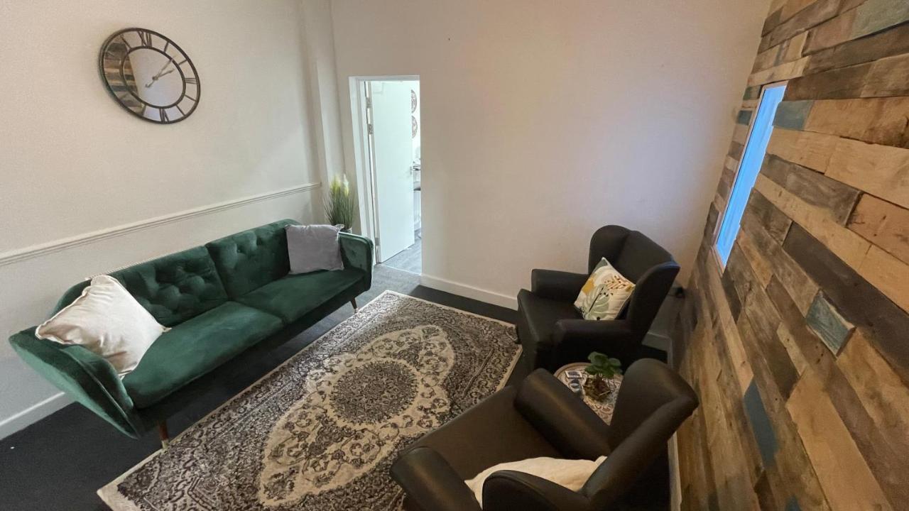 Spacious 6 Bed Home Near City & Albion Stadium Perfect For Contractors! Birmingham Esterno foto