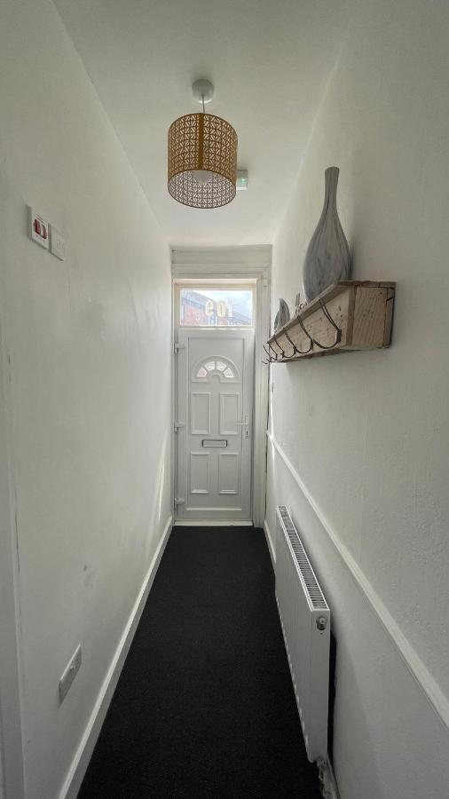 Spacious 6 Bed Home Near City & Albion Stadium Perfect For Contractors! Birmingham Esterno foto